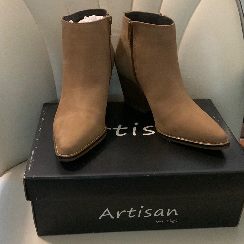 Artisan by Zigi Women's Leather Tan Ankle Boots